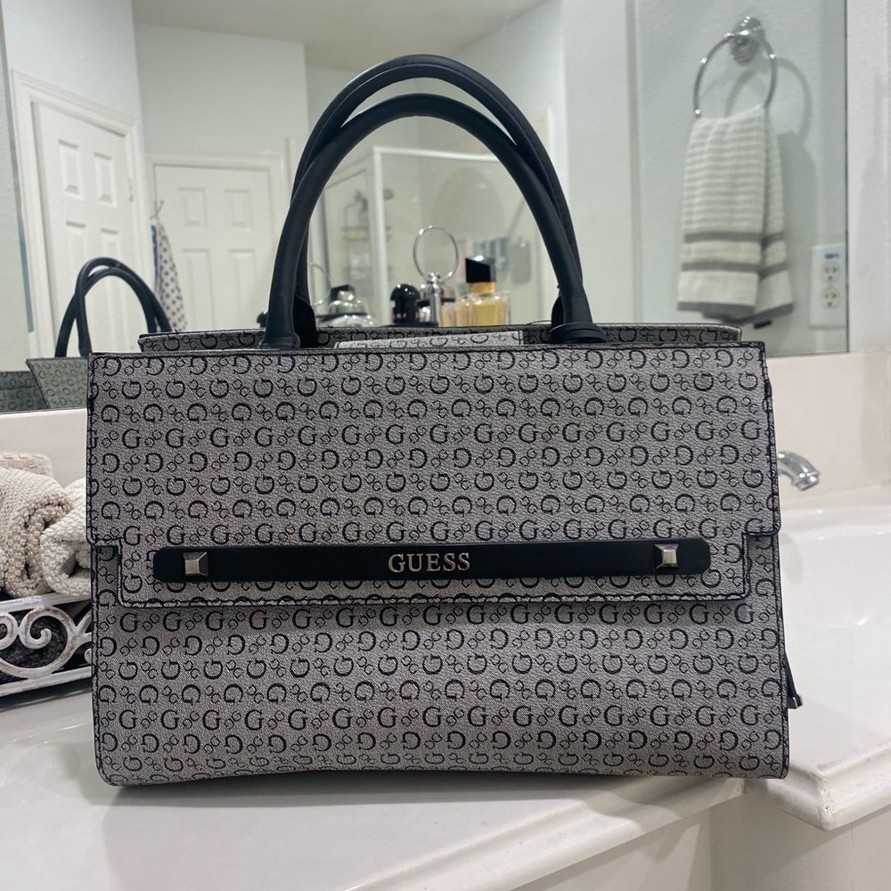 Guess Hand Bag